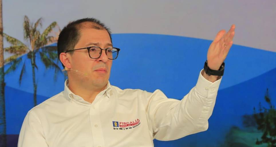 En la rendición de cuentas de la Fiscalía en Medellín, el fiscal Barbosa advirtió la presencia de varios “orangutanes” en la propuesta de Plan Nacional de Desarrollo. Foto: Jaime Pérez.