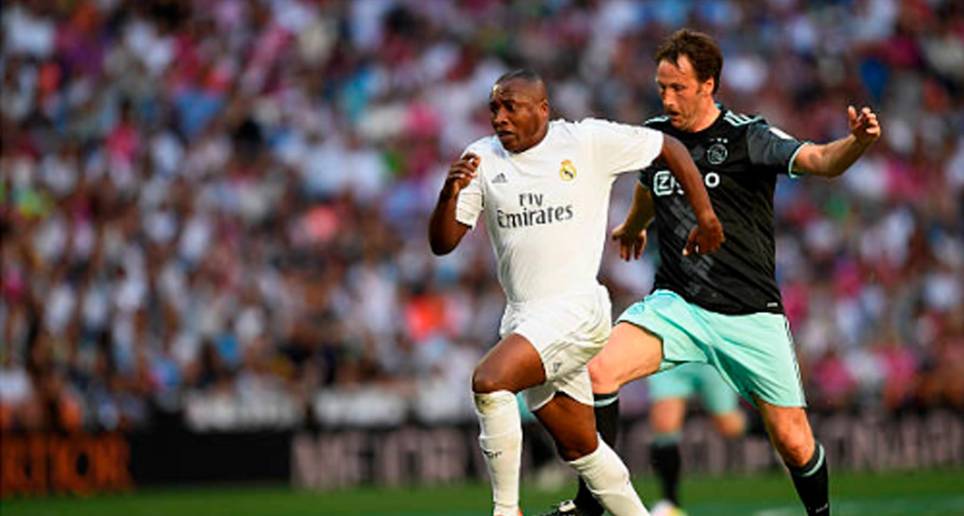 Edwin Congo (izquierda) jugó en Real Madrid durante las temporadas 2001 y 2002. FOTO getty