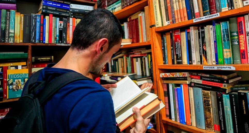 Algunos escritores se negaban a quitarle la tilde a la palabra “sólo”. FOTO Camilo Suárez