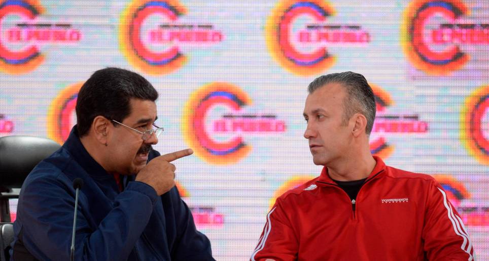 Maduro le pidió la renuncia al ministro de Petróleo Tareck El Aissami, uno de sus más poderosos y leales funcionarios. FOTO AFP