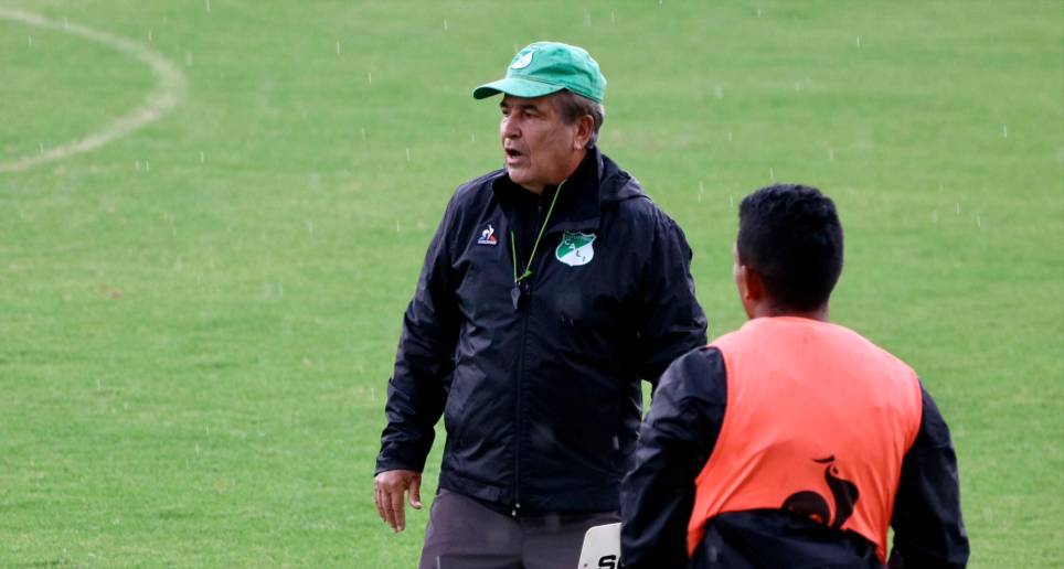 El técnico Jorge Luis Pintos, es uno de los que está hoy en el ojo del huracán por la crisis deportiva del Cali. FOTO @AsoDeporCali