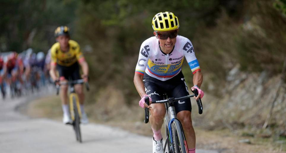 Esteban Chaves es el mejor colombiano en la general de la Vuelta a Cataluña. Es séptimo, a 15 segundos de Roglic. FOTO EFE