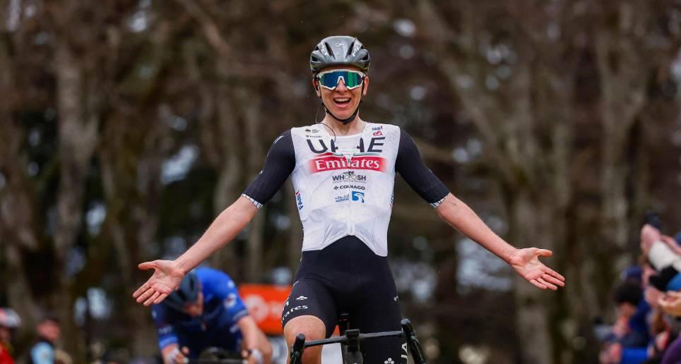 El ciclista esloveno, Tadej Pogacar, es uno de los favoritos para ganar la París- Niza de 2023. FOTO: TOMADA DEL TWITTER DE @eugemf7