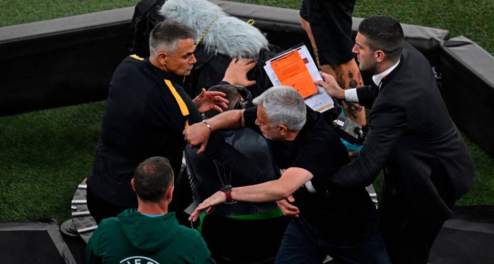 José Mourinho perdió su primera final europea como entrenador. FOTO AFP