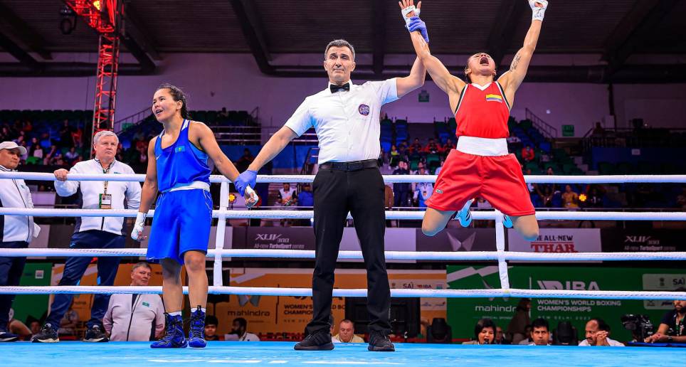 La celebración de Jenny Arias tras meterse en la final del Mundial. FOTO @MinDeporteCol