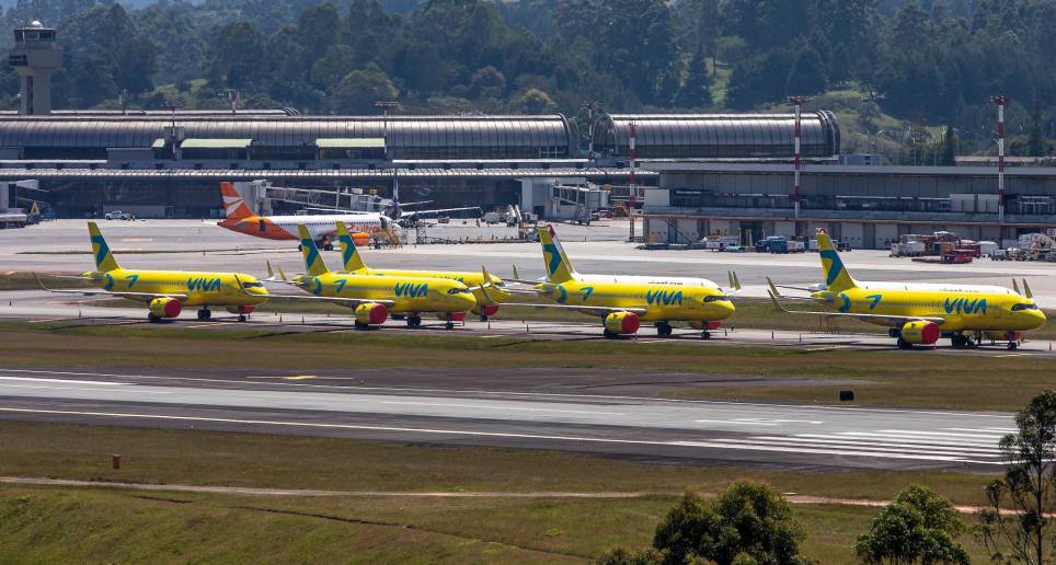 La decisión tiene en vilo a los accionistas controlantes de Avianca, pues los cerca de US$240 millones que pagaron para hacerse con los derechos económicos de Viva podrían quedar en el limbo. Foto: Carlos Velásquez.