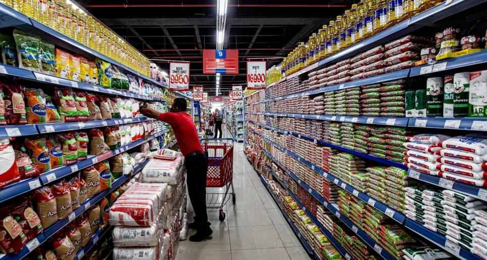 En los países de la región se registró un alto gasto en productos no durables, como alimentos y elementos de aseo. FOTO Jaime Pérez