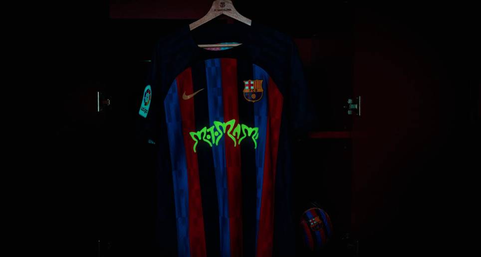 El logotipo de la camiseta exclusiva brillará en la oscuridad. FOTO: TOMADA DEL TWITTER @FCBarcelona_es