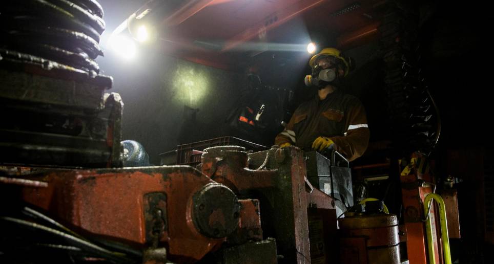 6 mineras frenan trabajos en el país por inseguridad e incertidumbre