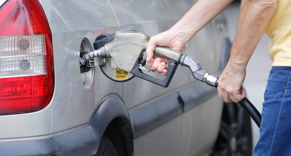 En abril el galón de la gasolina corriente fue ajustada en $400. FOTO Esneyder Gutiérrez