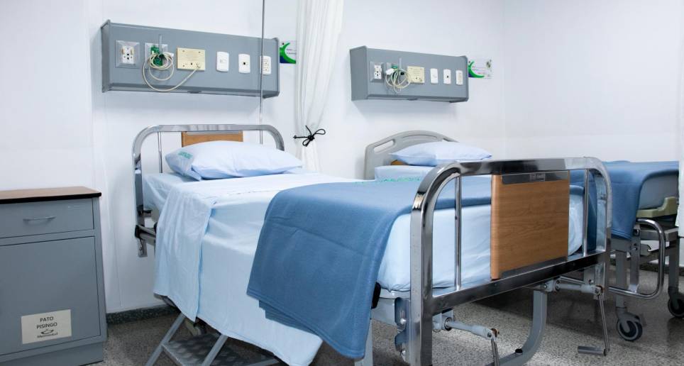 El servicio de hospitalización en Santa Cruz incluye 33 campas para la atención de adultos, entre otros aspectos. FOTO: Cortesía.