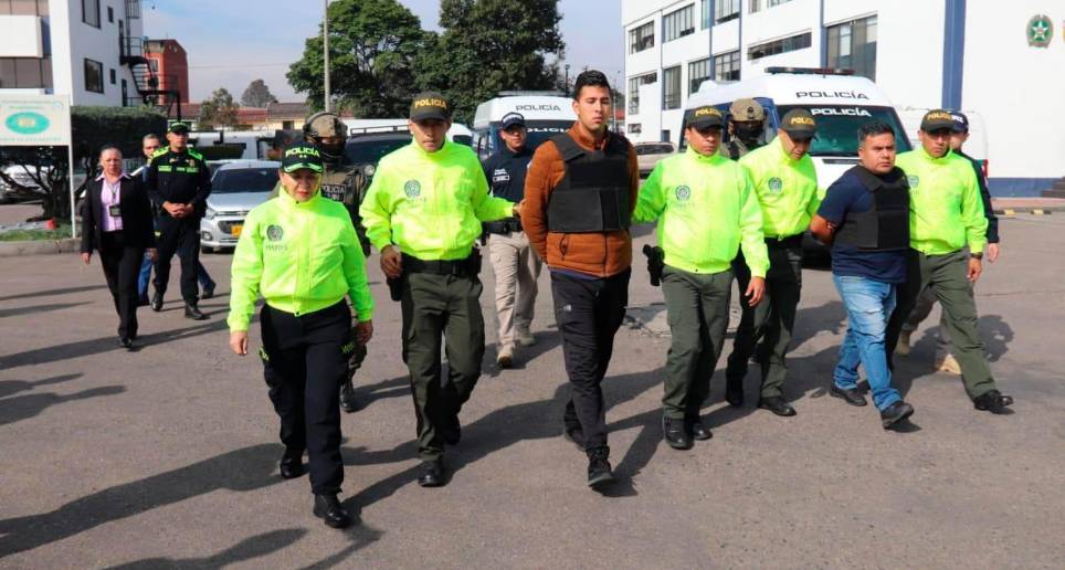 Estos son los dos mexicanos capturados en Colombia. La Policía no ha revelado sus identidades de momento. FOTO: CORTESÍA DE LA POLICÍA.
