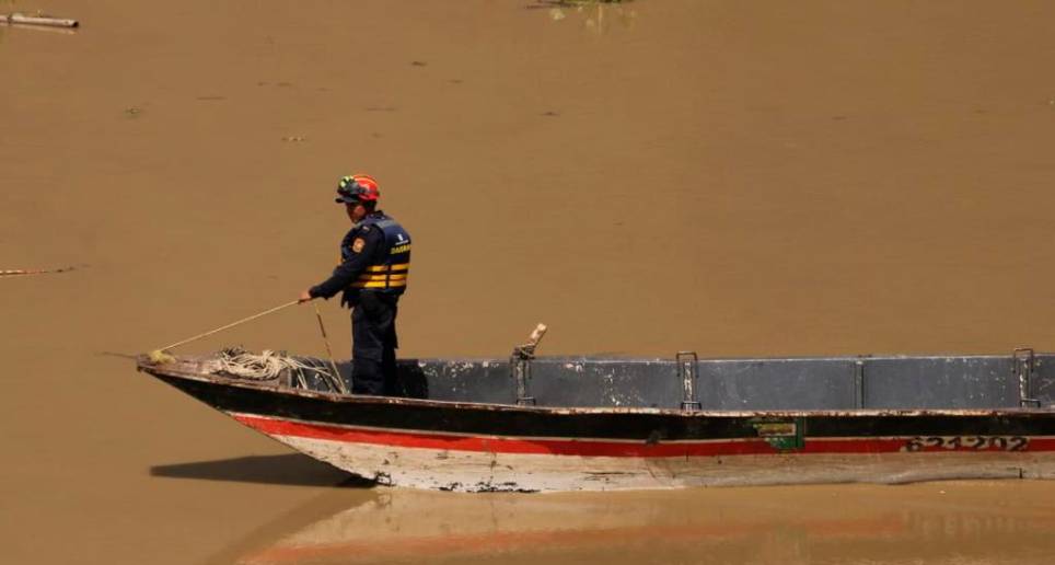 En las tareas de búsqueda trabajan los cuerpos bomberos de Sabanalarga, Ituango y Toledo, además de la administración municipal de Sabanalarga, la brigada de emergencias de EPM. FOTO: EPM