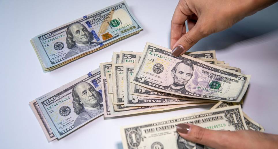 Las altas tasas de interés persistirían y harán lenta la circulación del dinero. FOTO: CARLOS VELÁSQUEZ