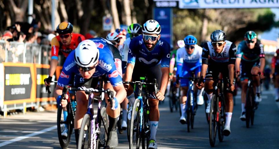 Fernando Gaviria (segundo en la imagen) muestra un gran nivel en la escuadra española. FOTO CORTESÍA @GettySport