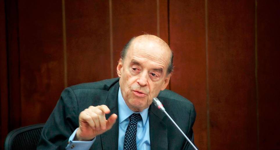 El canciller, Álvaro Leyva, tuvo que asistir a un debate de control político en la Comisión Séptima del Senado. FOTO: Cortesía