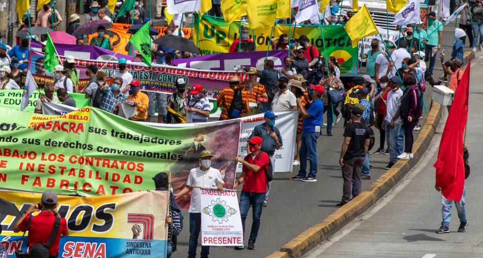 La reforma también propone unificar las negociaciones colectivas y los sindicatos tendrían que presentar un solo pliego de peticiones a la hora de solicitar beneficios extralegales del empleador. FOTO El Colombiano