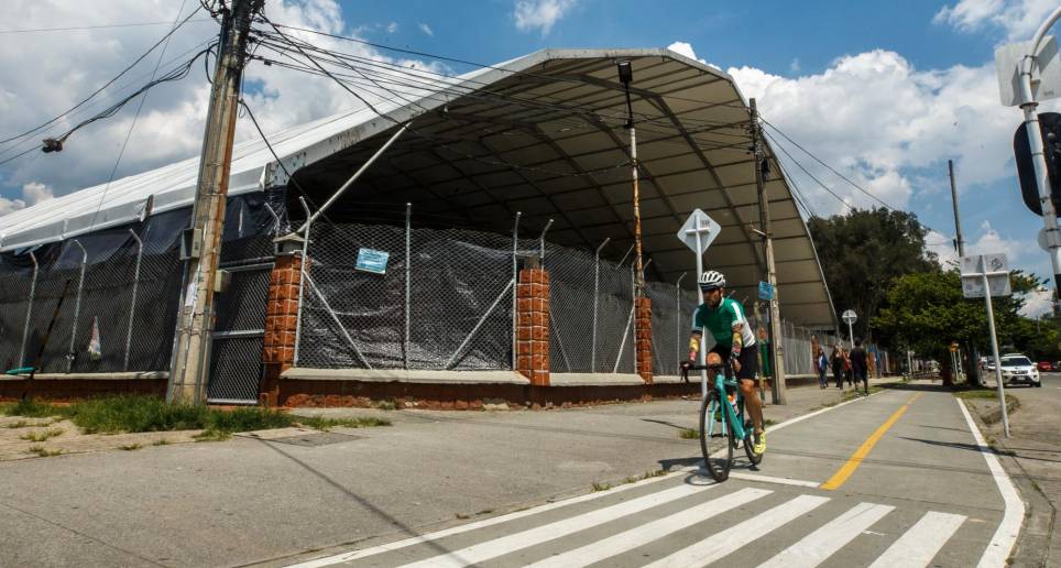 La gigantesca carpa que la Alcaldía montó en el Juan Pablo II no tiene licencia