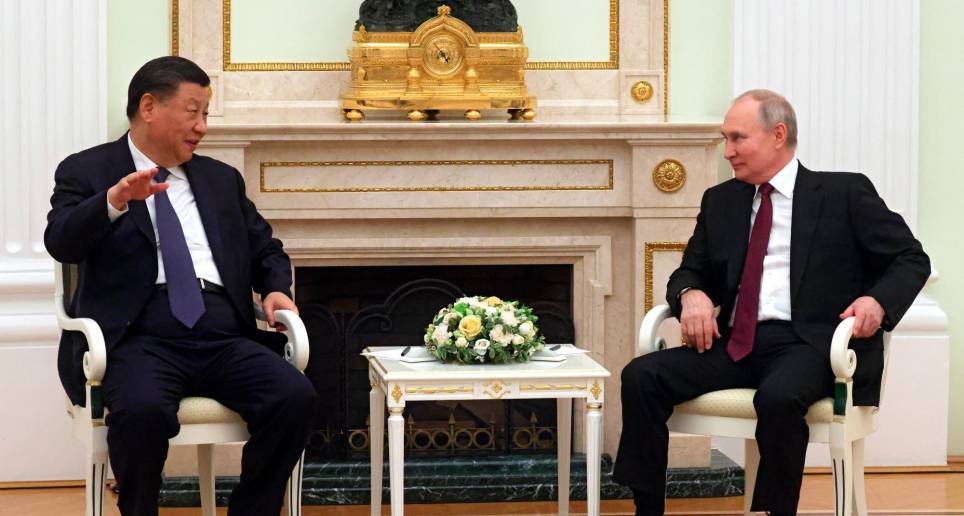 Los presidentes Xi Jinping y Vladimir Putin firmaron varios acuerdos de cooperación para potenciar la unión de los dos países. FOTO EFE