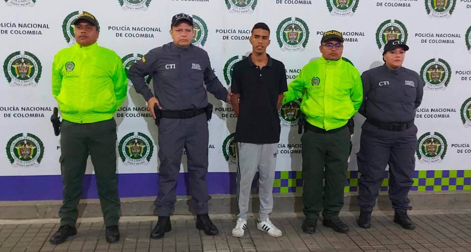 Andrés Felipe Holguín Cortés fue capturado este 17 de mayo en un barrio de Palmira (Valle). FOTO CORTESÍA FISCALÍA 