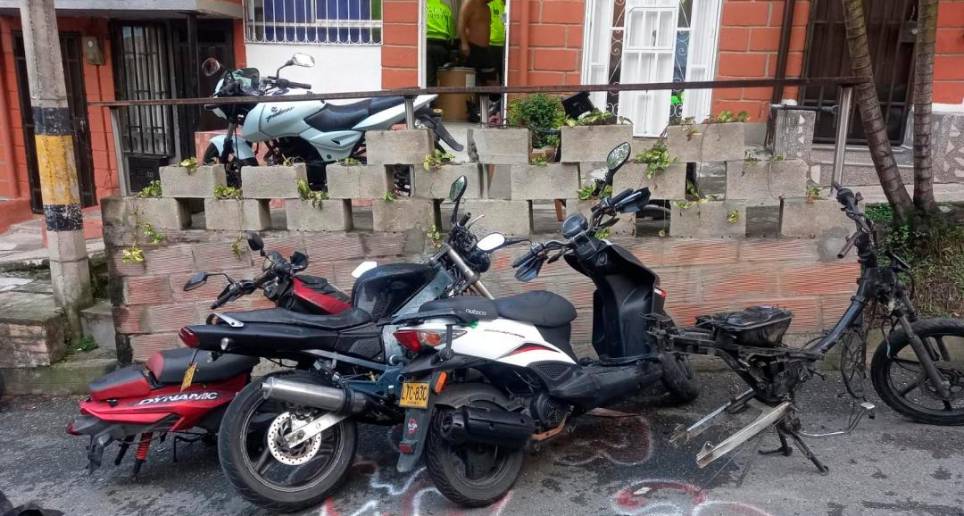 En el operativo se encontró una moto lista para ser desarmada y comercializada. FOTO: CORTESÍA