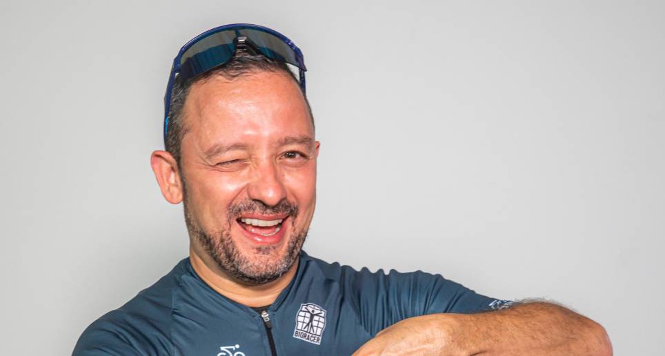 Botero, que fundó la empresa Fisiolaser hace 20 años, ha trabajado con diferentes atletas élite de Colombia. En el Clásico viene motivando a las personas para que se unan al evento y hagan deporte. FOTO Carlos Velásquez