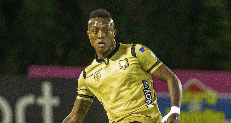 Jean Pineda es uno de los futbolistas con mejor rendimiento en Águilas. FOTO carlos velásquez