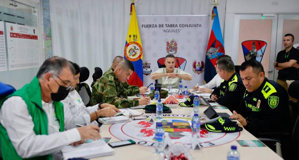 El gobernador, Aníbal Gaviria, se apersonó de las acciones contra la ilegalidad en el Bajo Cauca y Nordeste de Antioquia. FOTO cortesía