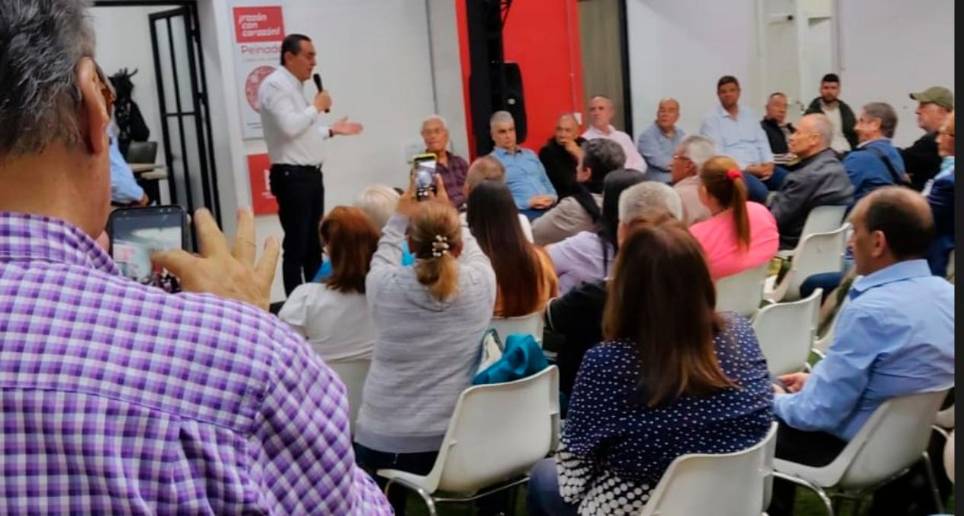 El anuncio de la candidatura de Cardona se hizo en un evento político en Envigado, este martes. FOTO Cortesía