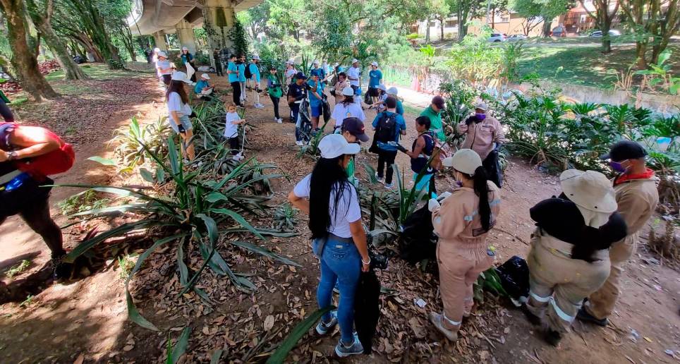 En la jornada lograron recolectar 50 kilogramos de materiales aprovechables. FOTOS: CORTESÍA