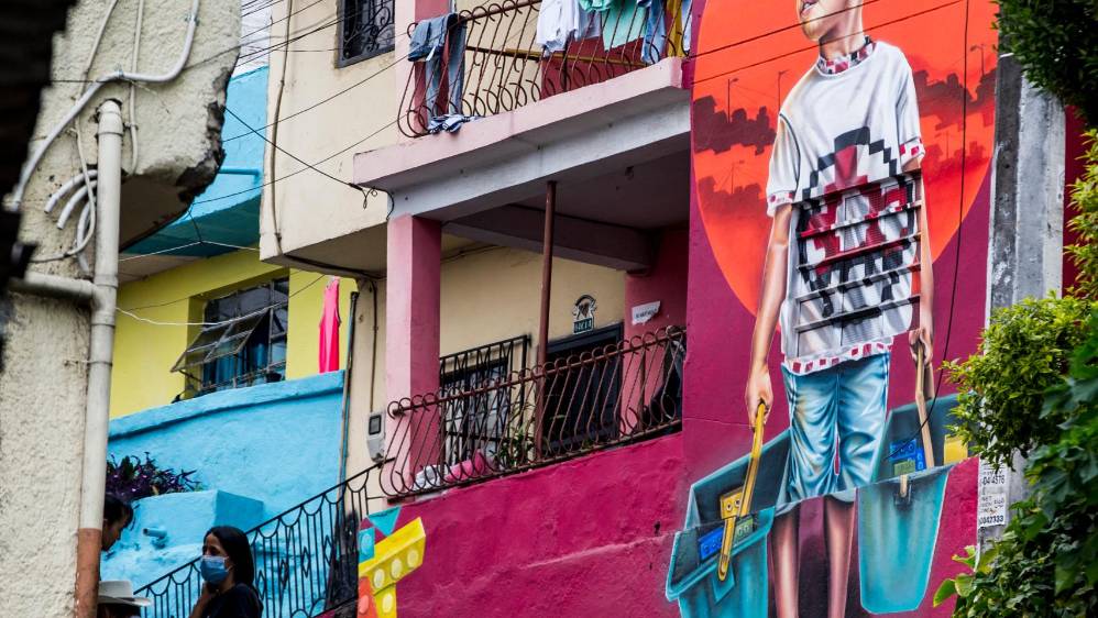 La Agencia APP, en su propósito de cualificar y mejorar el paisaje, ha adelantado otras intervenciones en el puente de la 4 Sur, la Galería Urbana a Cielo Abierto de la Calle Barranquilla, el intercambio vial Punto Cero, entre otras, cumpliendo y superando la meta del Plan de Desarrollo de entregar 14.300 metros cuadrados de arte urbano a Medellín. Foto: Julio César Herrera