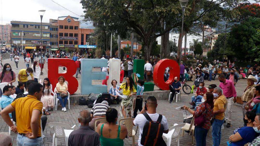 La exconcejal de Medellín fue al municipio para promover la votación por el Pacto Histórico. FOTO CORTESÍA PACTO HISTÓRICO ANTIOQUIA