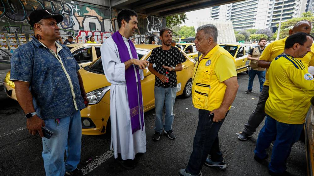 El presbítero considera esto como una experiencia bonita, la iglesia busca a sus hijos en cualquier lugar y situación que se encuentren. Foto: MANUEL SALDARRIAGA QUINTERO.