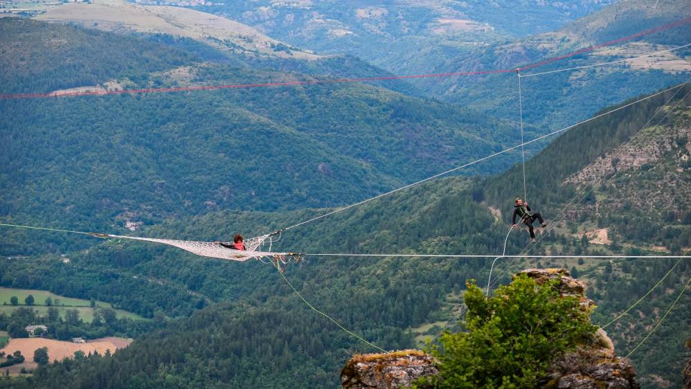 Desde esta red en el aire los visitantes pueden disfrutar de las impresionante vista de esa zona francesa. Foto: Getty