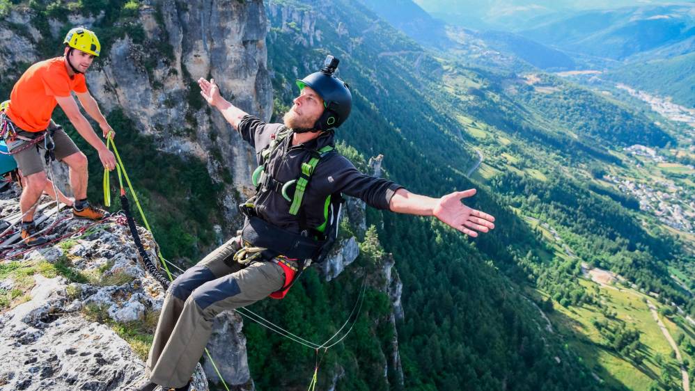 Personas de todo el mundo visitan estas montañas rocosas que por sus características es perfecto para hacer estas actividades extremas. Foto: Getty