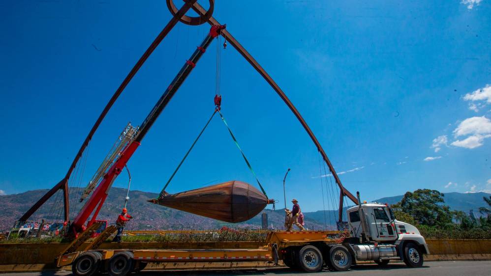 Una vez terminó el desmonte, la obra fue puesta bajo custodia y trasladada a un taller de la alcaldía para su reparación y mantenimiento. Foto: Esneyder Gutiérrez