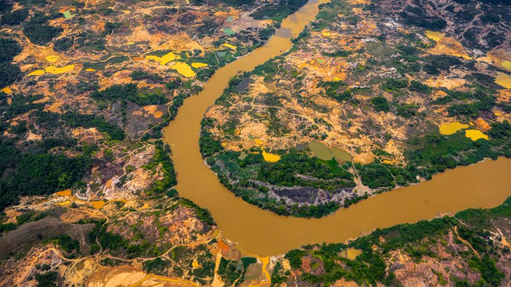 Estas zonas desnuden la piel de un territorio destruido y sumido en el terror que ejercen los ilegales para apoderarse de una práctica ancestral de la que vive la mayoría de pobladores. Foto: MANUEL SALDARRIAGA QUINTERO.