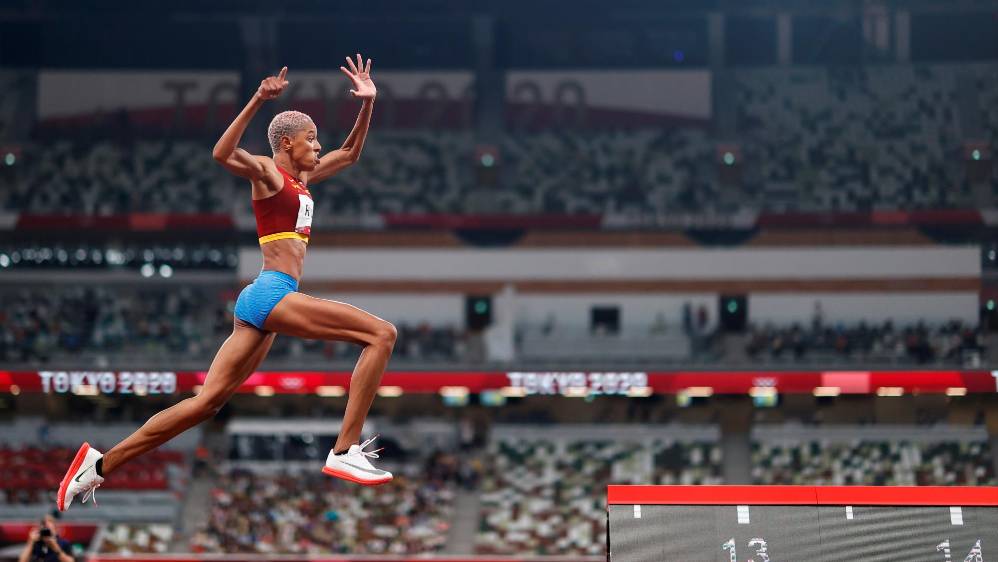 Record Mundial Salto Triple : L6q Kz68niubrm - Jun 11, 2021 · la venezolana yulimar rojas y el burkinés hugues fabrice zango, plusmarquistas mundiales de triple salto en pista cubierta, intentarán apropiarse de los récords al aire libre durante la reunión.