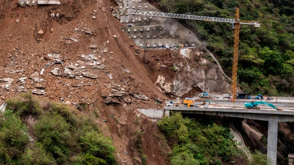 Cayeron miles de metros cúbicos de tierra sobre el nuevo corredor vial, el cual aún no se encuentra en operación, por lo que no hubo afectación en la movilidad desde y hacia el Suroeste antioqueño. Foto: Camilo Suárez Echeverry