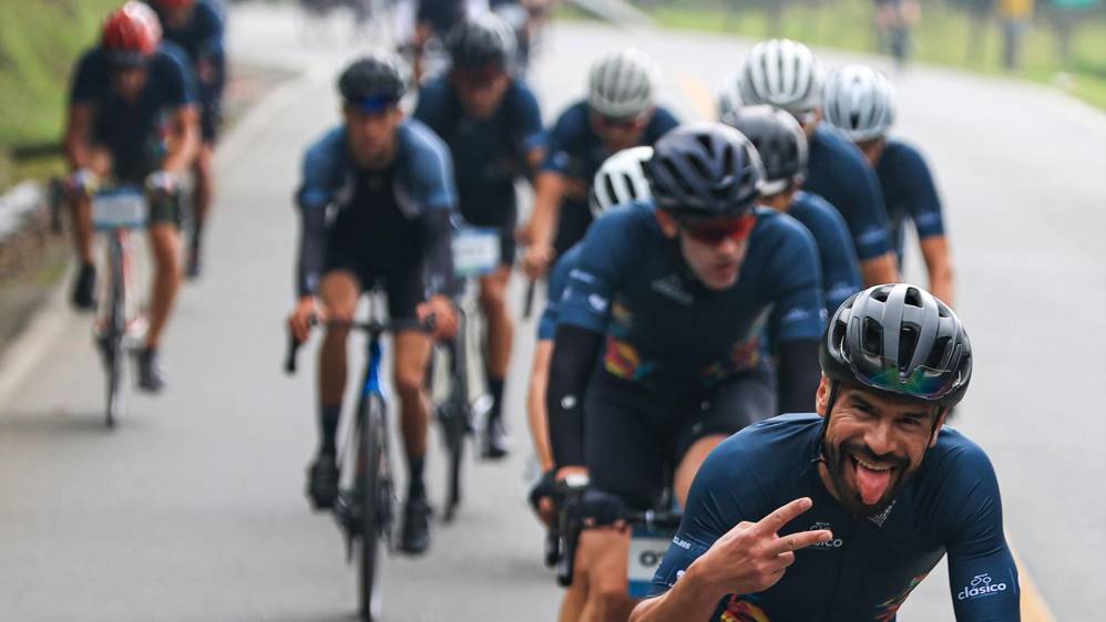 Luego de cuatro años, el Clásico de Ciclismo El Colombiano retornó este domingo 26 de marzo a las calles de manera competitiva. Foto: MANUEL SALDARRIAGA QUINTERO.
