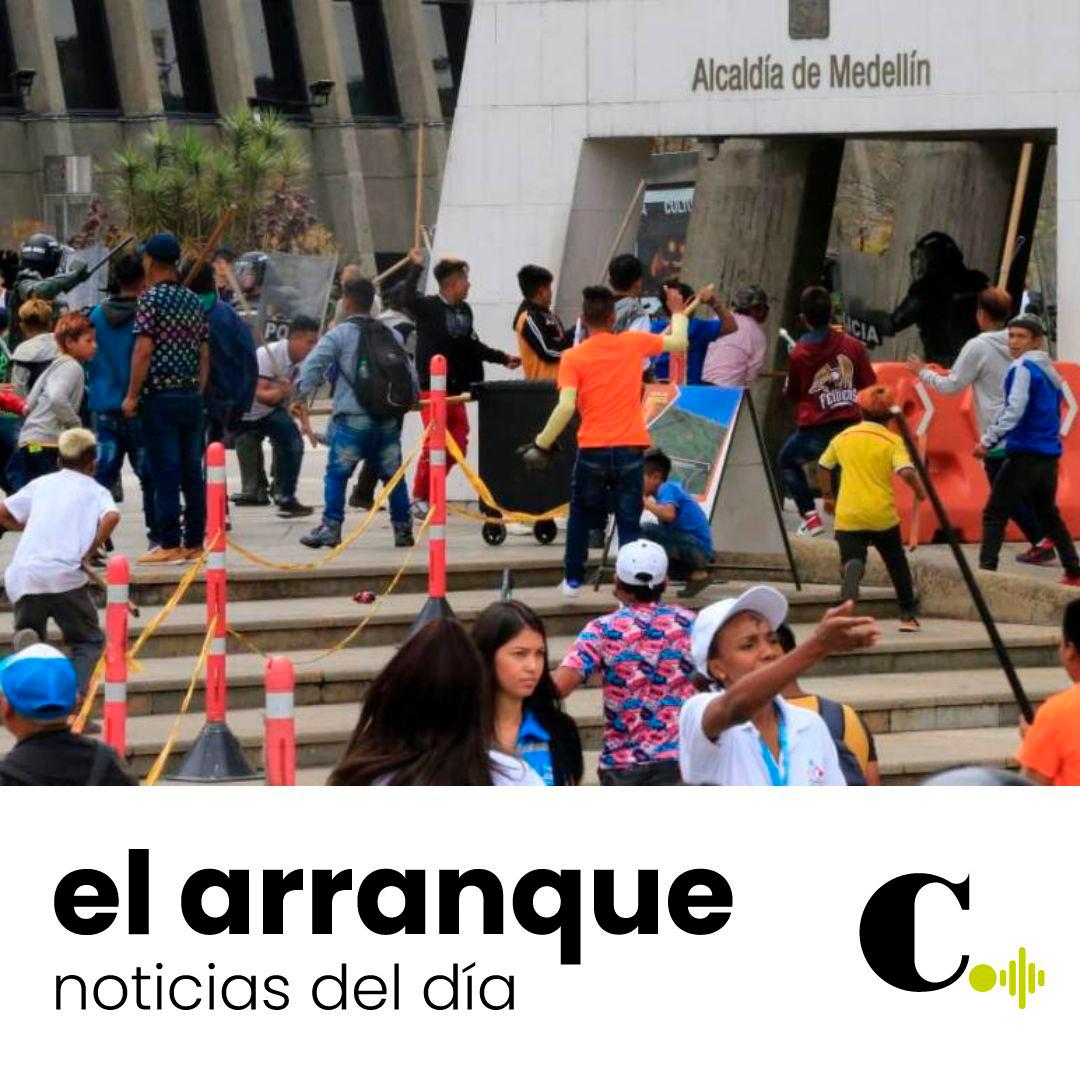 Con palos y piedras, indígenas de metieron a la Alcaldía de Medellín