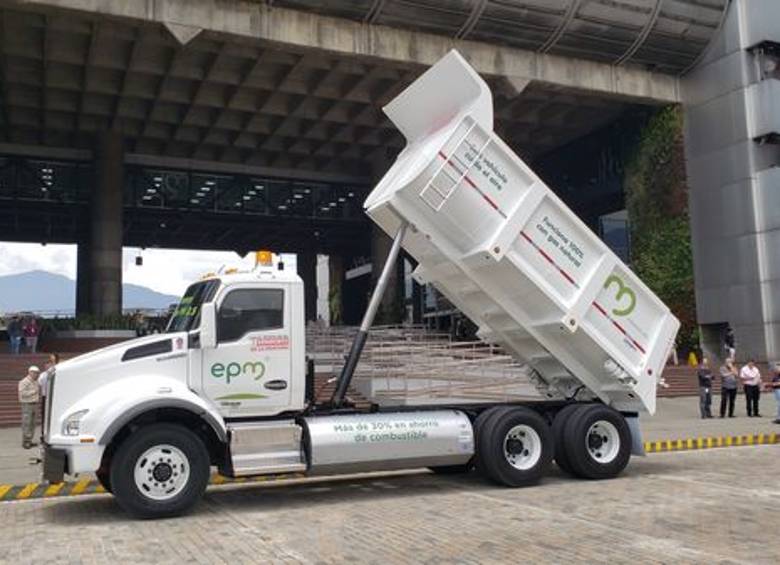 Grandes empresas como EPM, Cementos Argos y TCC han incorporado a sus flotas camiones eléctricos y a gas. Foto Cortesía EPM