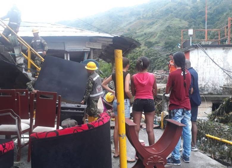 Creciente del Cauca por destaponamiento de túnel dejó 600 damnificados