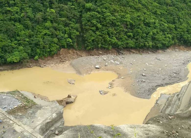 Así amanece el túnel de la represa de Hidroituango que provocó ayer las inundaciones luego de su destaponamiento natural. FOTO CORTESÍA