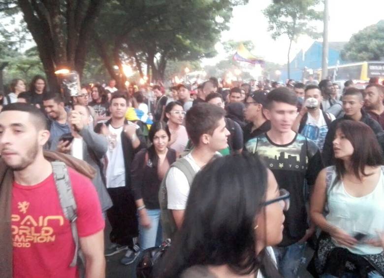 Estudiantes del Poli marcharon con antorchas hasta La Alpujarra