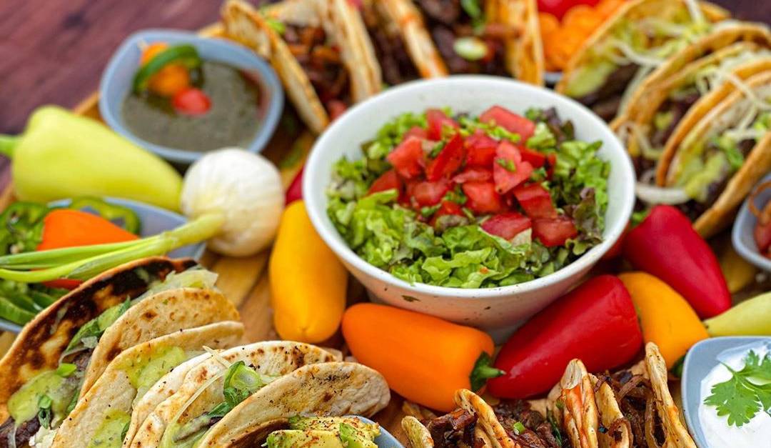 Lo que no puede faltar en una preparación de tacos mexicanos