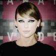 Taylor Swift se alzó con tres estatuillas, entre ellas la de mejor vídeo musical por Bad Blood. FOTO AFP