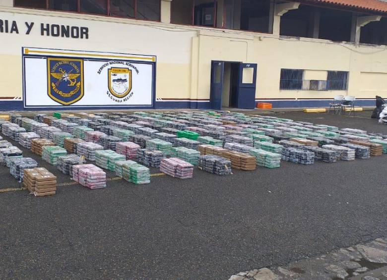 Panamá decomisa casi 4 toneladas de cocaína y detiene 5 colombianos. Foto: @PGN_PANAMA
