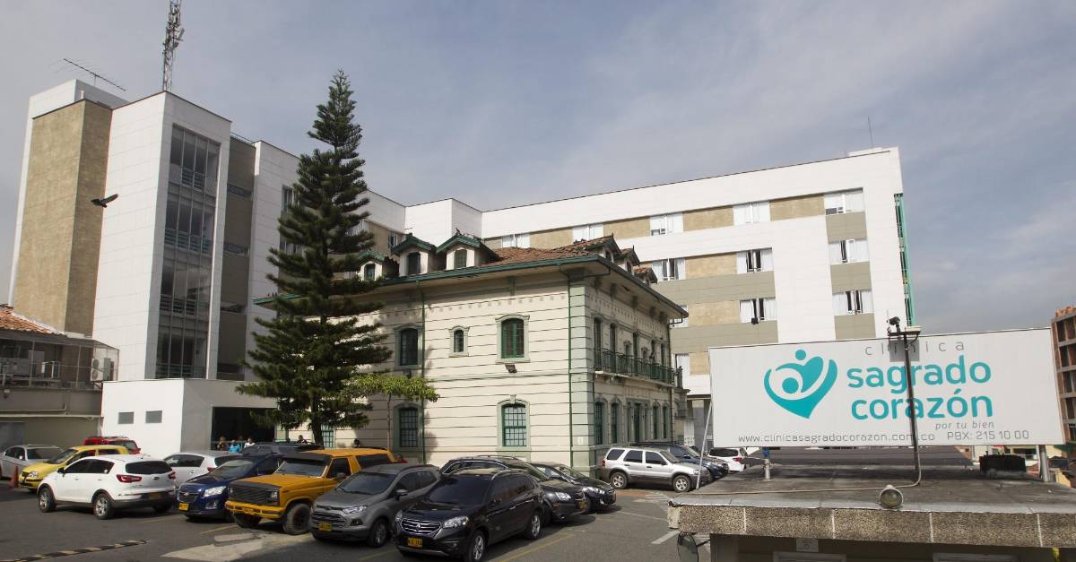 Rinden homenaje a personal médico y de enfermería de Clínica del ...
