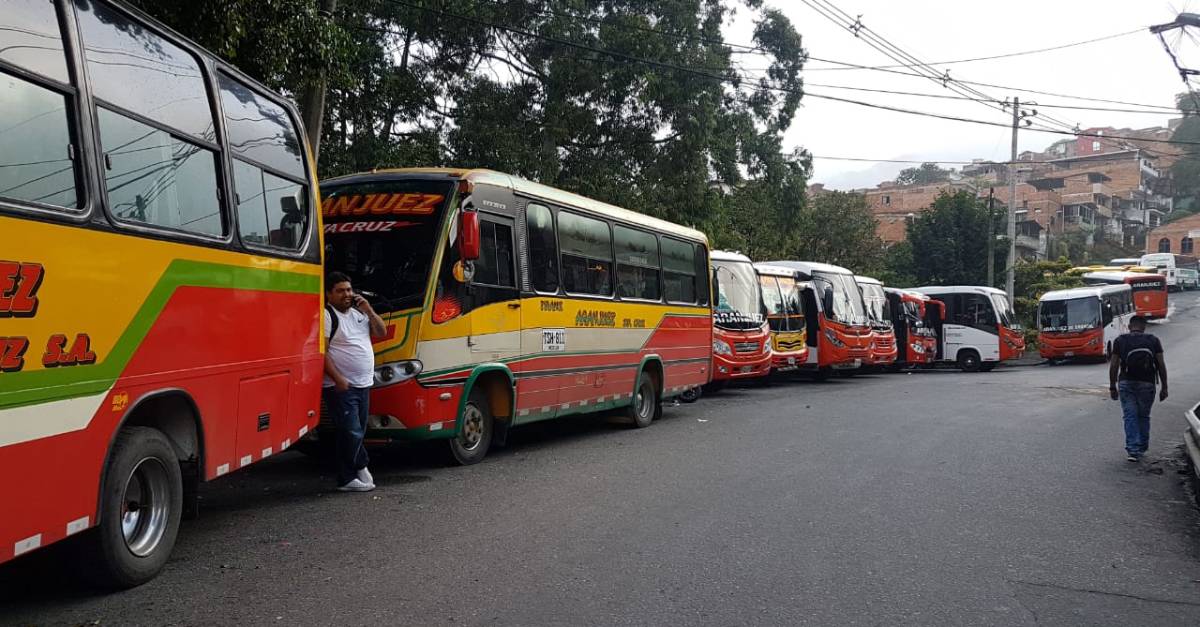 Paro de buses en Aranjuez - Santa Cruz - El Colombiano